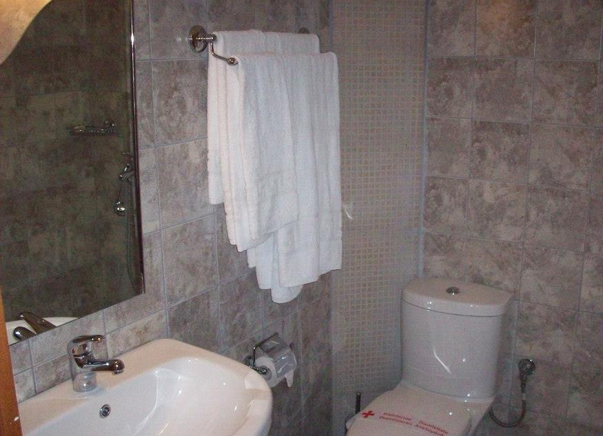 Guesthouse Evi Maria Angistron Ngoại thất bức ảnh